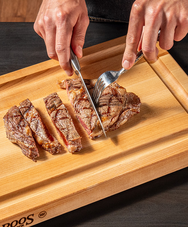 Maple Deluxe Barbecue Cutting Board 2-1/4